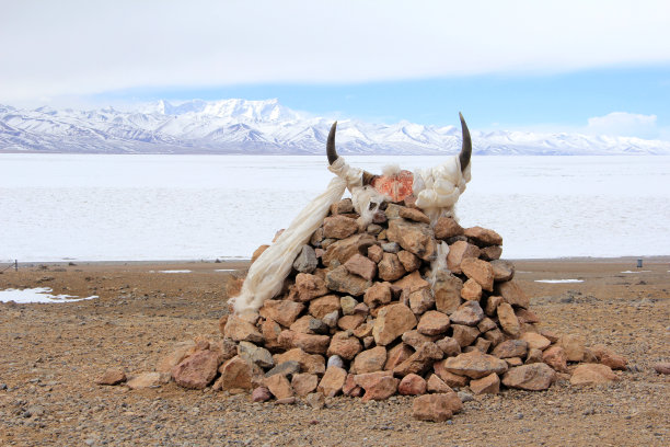 西藏的祈祷石图片下载