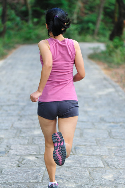 女人跑图片下载