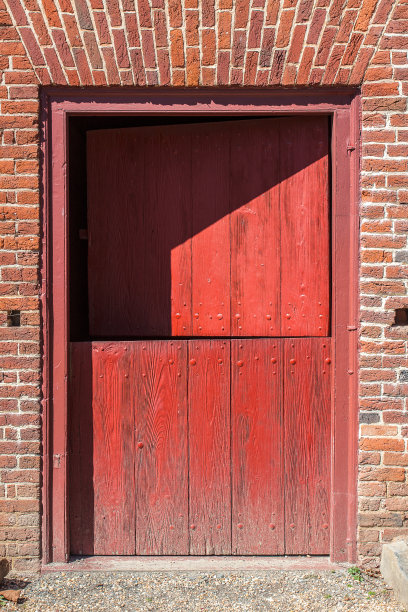 古老的红色木门图片下载