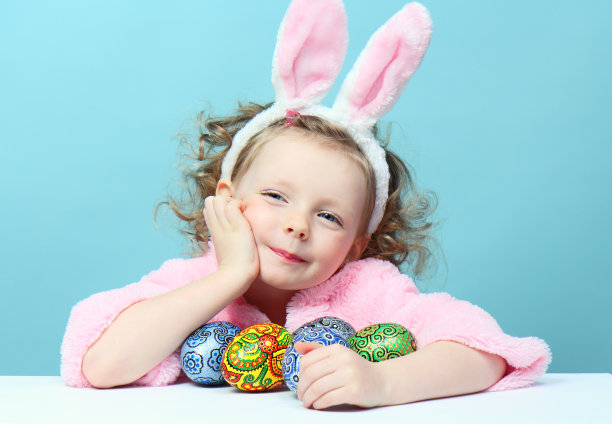 兔耳朵女孩图片下载