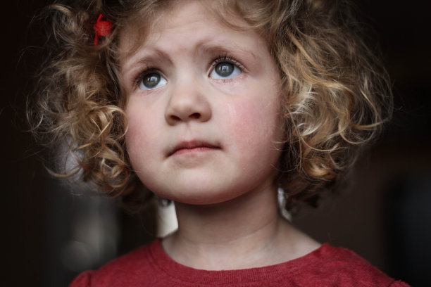 可爱的小女孩图片下载