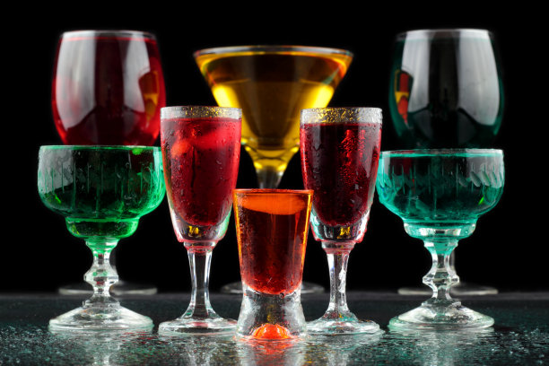 饮料在夜总会图片下载