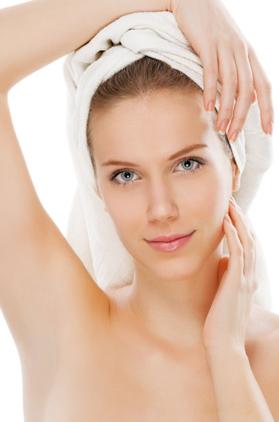 在剃须后，手臂上方露出光滑的腋窝图片下载