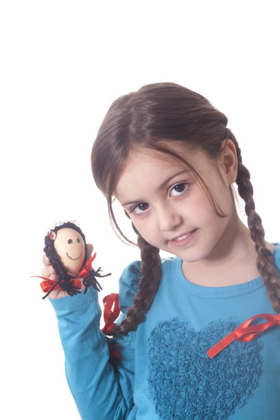 小女孩和复活节彩蛋图片下载