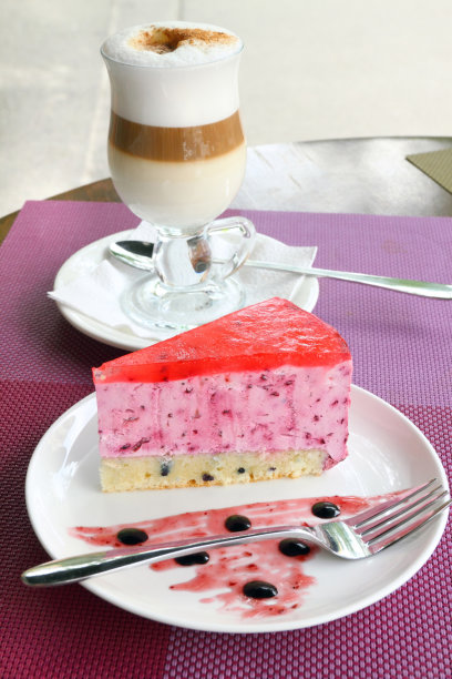 黑醋栗蛋糕图片下载