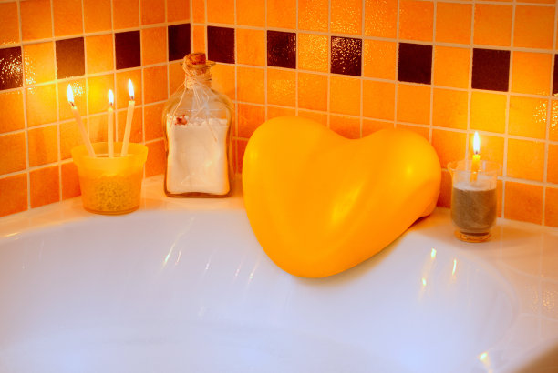 温泉是黄色的图片下载