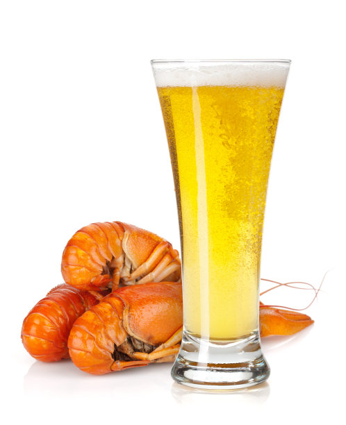 啤酒杯和煮小龙虾图片下载