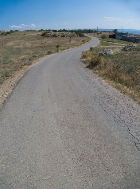 路在沙漠图片下载