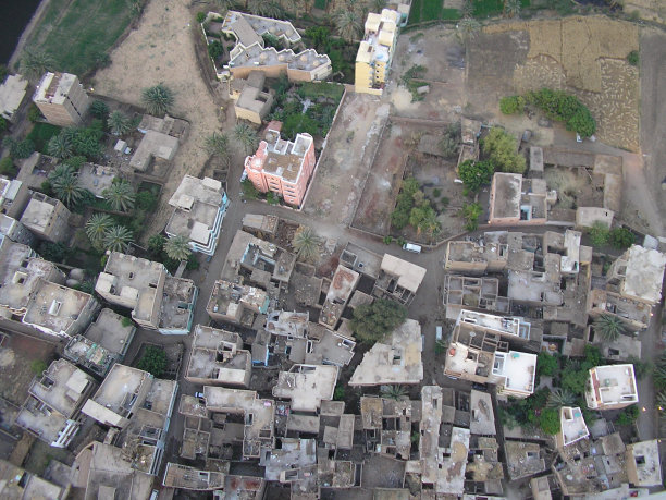 埃及卢克索附近的屋顶图片下载