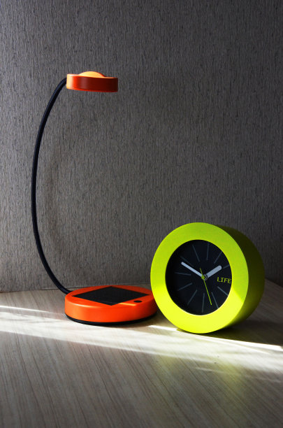 时钟和灯图片下载