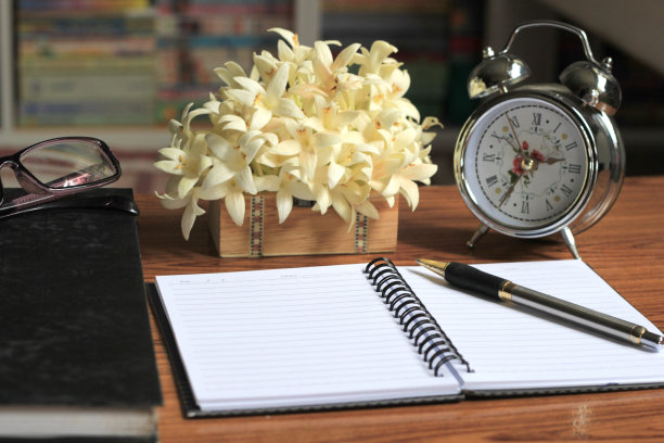 工作桌图片下载