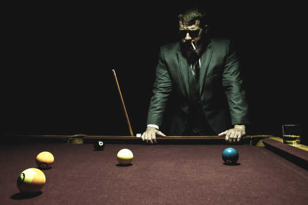 男士吸烟图片下载