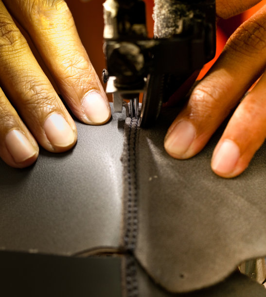 鞋类缝合过程图片下载