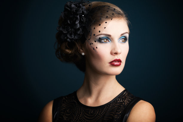 美丽女孩工作室肖像图片下载