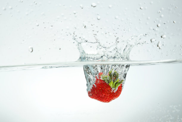 溅草莓图片下载