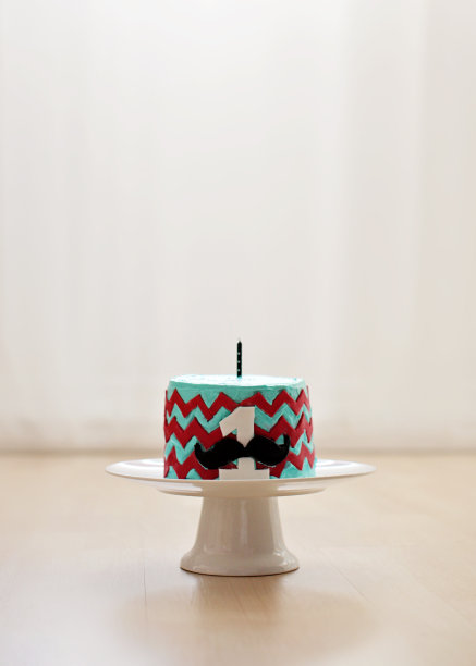 第一个生日蛋糕图片下载