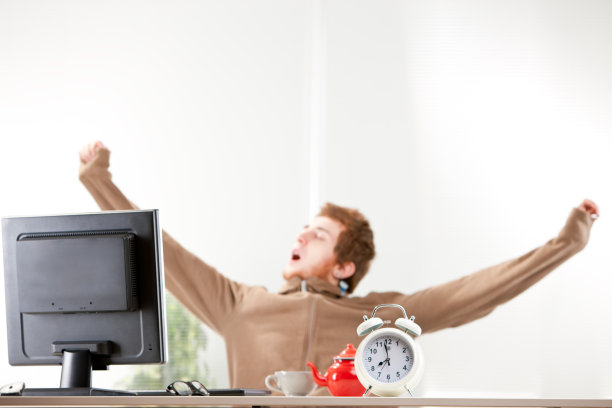 打哈欠!从今天早上开始，多美好的一天啊图片下载