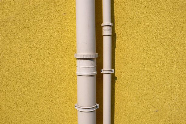 黄色的墙壁和管道图片下载