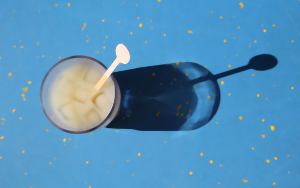 在游轮甲板上喝一杯巴斯提斯酒图片下载