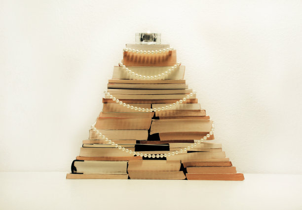 书的圣诞树图片下载