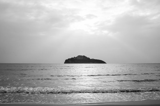 海浪与太阳爆发图片下载