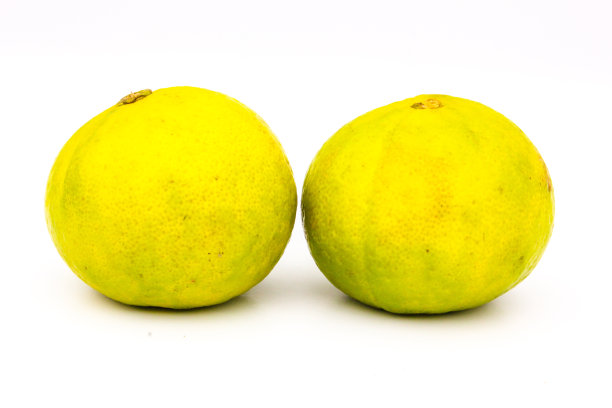 新鲜的绿色柠檬孤立在白色背景图片下载