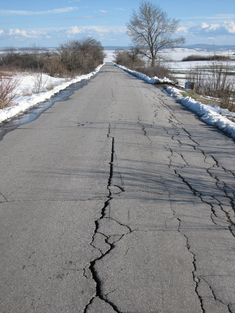 道路裂缝图片下载