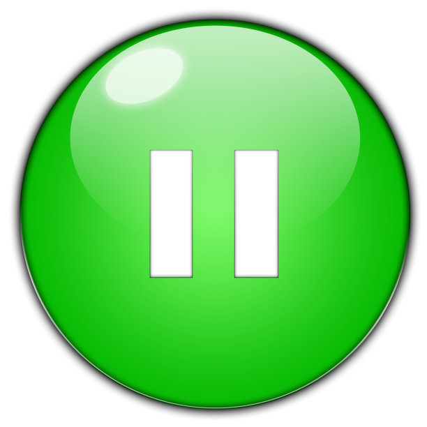 绿色光泽按钮上的暂停图标。图片下载