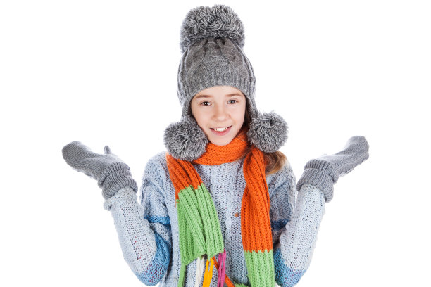 戴着帽子和围巾的漂亮小女孩图片下载