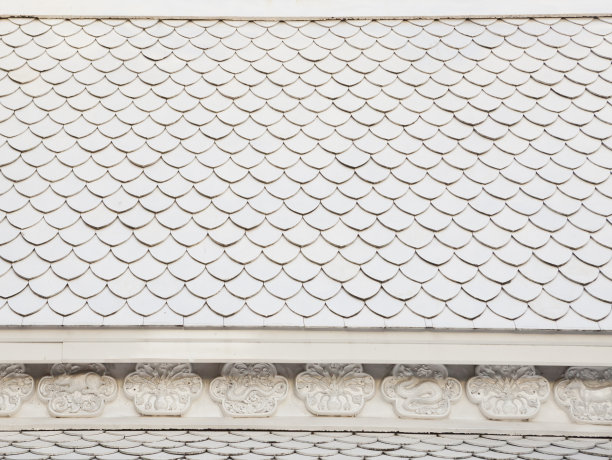 白色的屋顶瓦片。图片下载