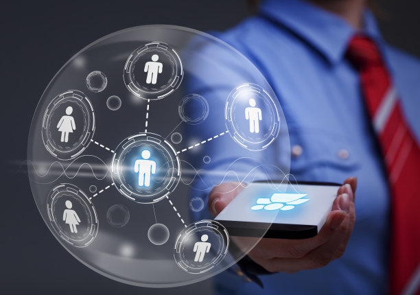 商务女性访问全球社交网络图片下载