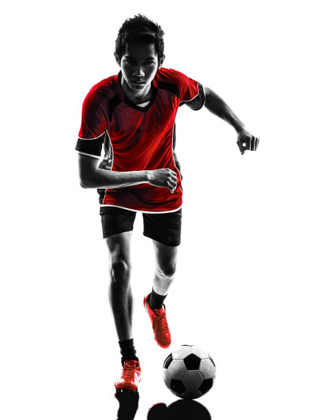 亚洲足球运动员青年剪影图片下载