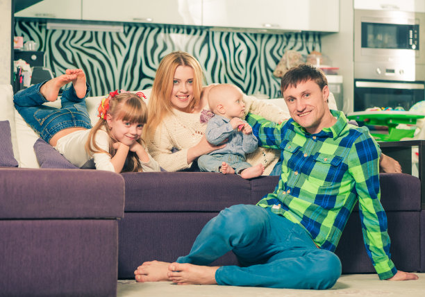 幸福的家庭在一起图片下载