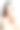 年轻女子使用面霜图片下载