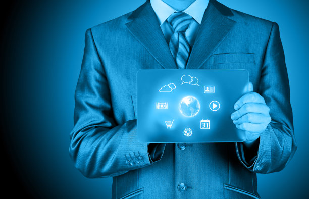 商人按图标玻璃平板电脑图片下载