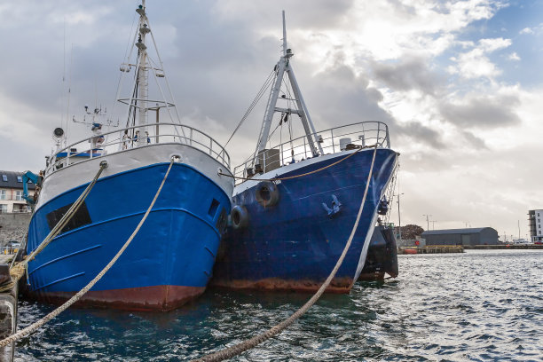 船只在戈尔韦图片下载