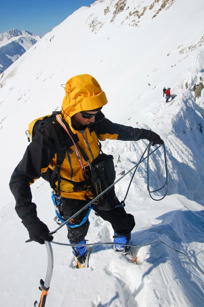 第二名攀登者确保领队图片下载