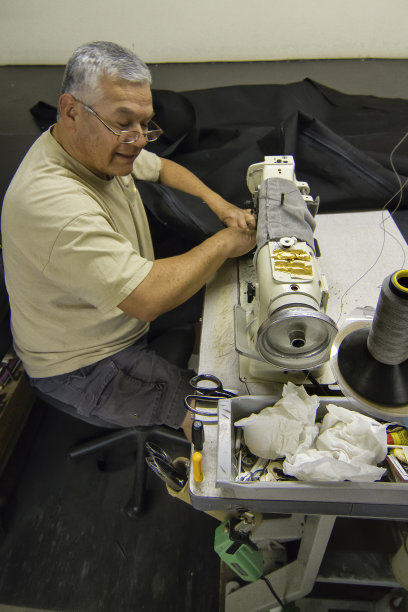 裁缝在起作用。图片下载