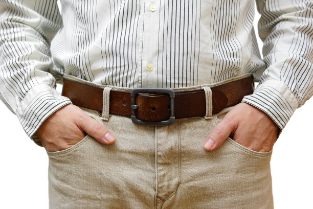 手插在口袋里的男人图片下载