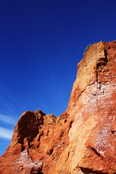 著名的巨人堤上的红色火山岩图片下载