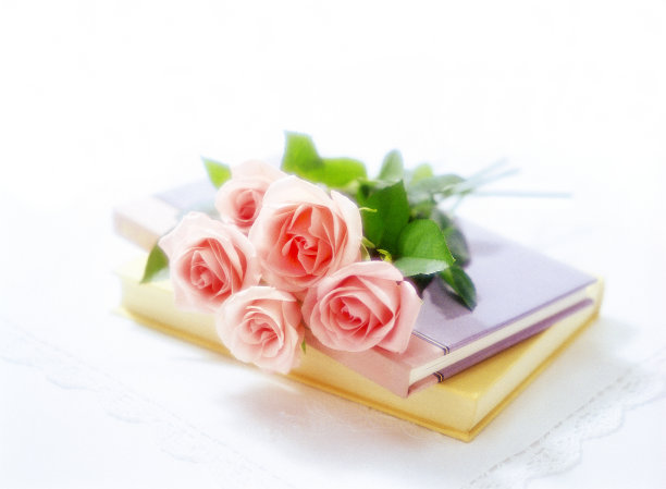 书和花束图片下载