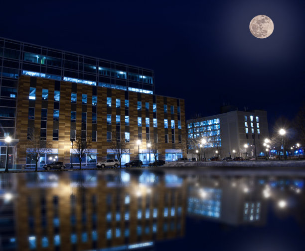 建筑在晚上图片下载