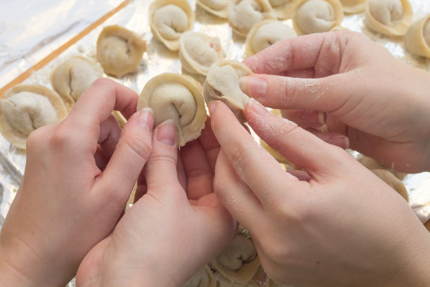 人雕刻水饺图片下载