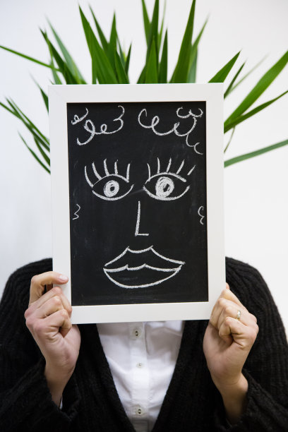 没有脸的人，绷着脸图片下载