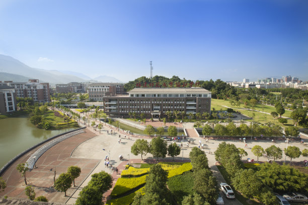 大学的建筑图片下载