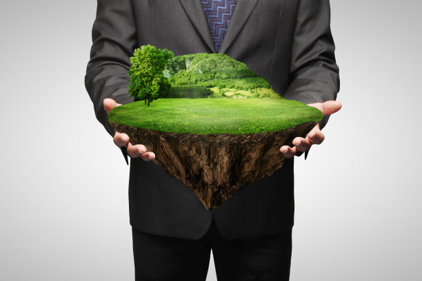 男人拿着岛图片下载