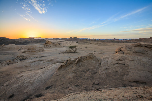 沙漠日落时图片下载