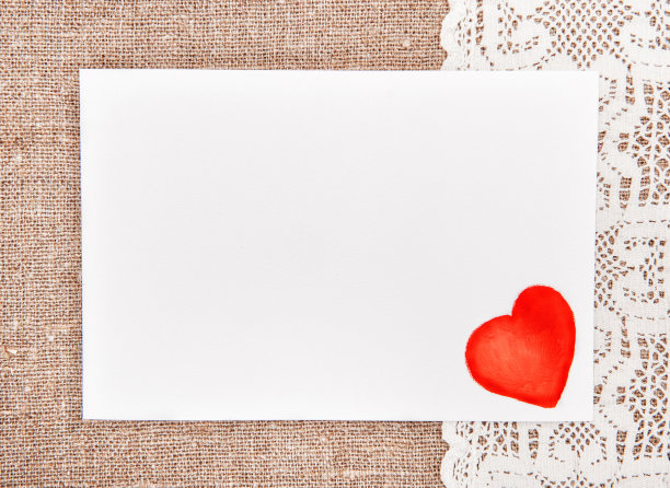 情人节卡片，花边上画着红心图片下载
