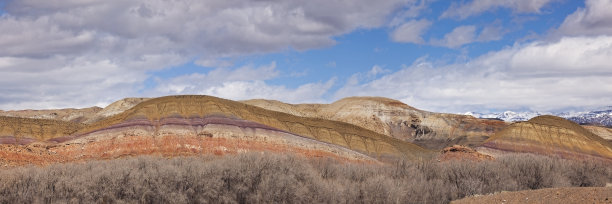 怀俄明州多伊斯附近的红岩图片下载