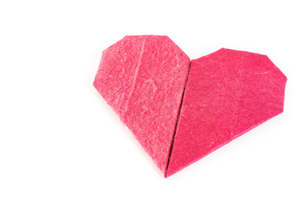 折纸心在孤立图片下载